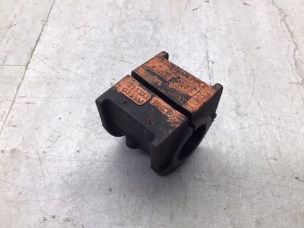 Фото 1 - втулки заднего стабилизатора Mopar 68275390AA Втулки заднего стабилизатора Mopar 68275390AA (фото 1)