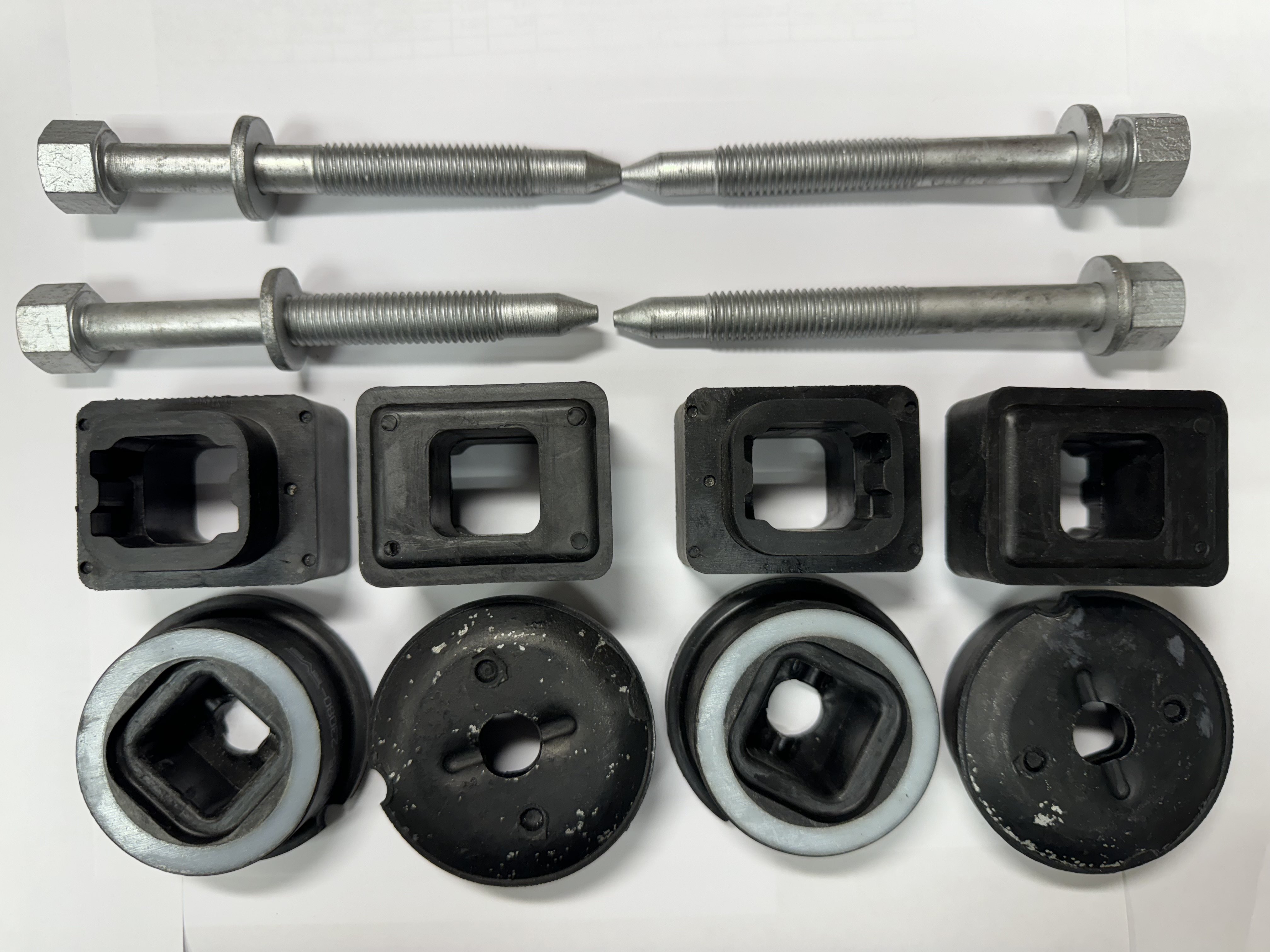 Подушка підрамника Комплект 8 штук з болтами Dorman 523541 Dodge Grand Caravan, Caravan; Chrysler Voyager, Town & Country — Підвіска і Рульове / Сайлентблоки пі