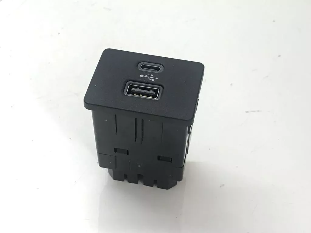 USB модуль — артикул LB5T14F014CC — FORD — запчастина Jeep — купити в Україні Jeep.in.ua